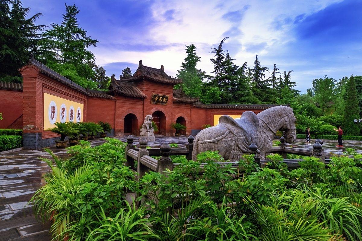 白马寺位于河南省洛阳市老城以东12公里,洛龙区白马寺镇内.